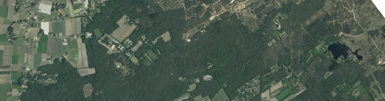Luchtfoto van Verspreide huizen Putte