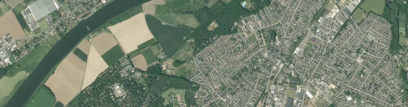 Luchtfoto van Reuver