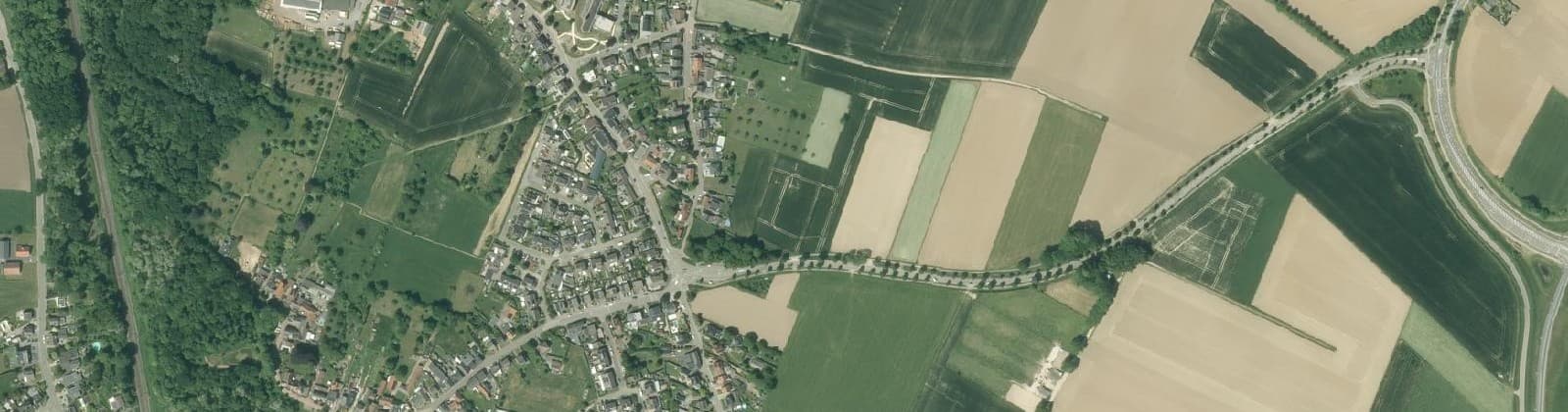 Luchtfoto van Hussenberg met Snijdersberg