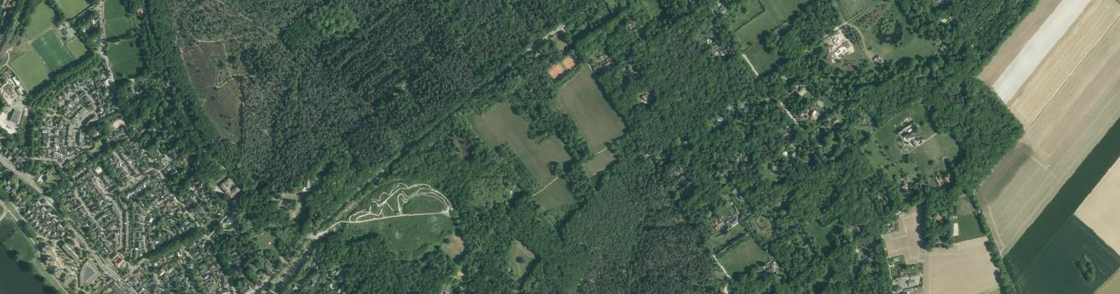 Luchtfoto van Verspreide huizen Bisselt