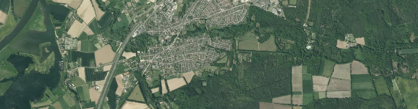 Luchtfoto van Verspreide huizen Swalmen