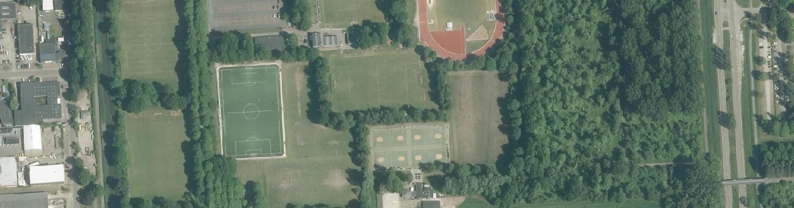Luchtfoto van Sportpark Langezand