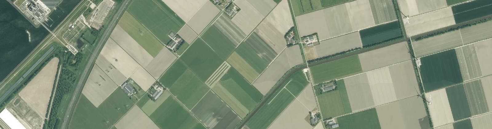 Luchtfoto van Visvijver-, Bijl-, Klokbeker-, Plavuizen