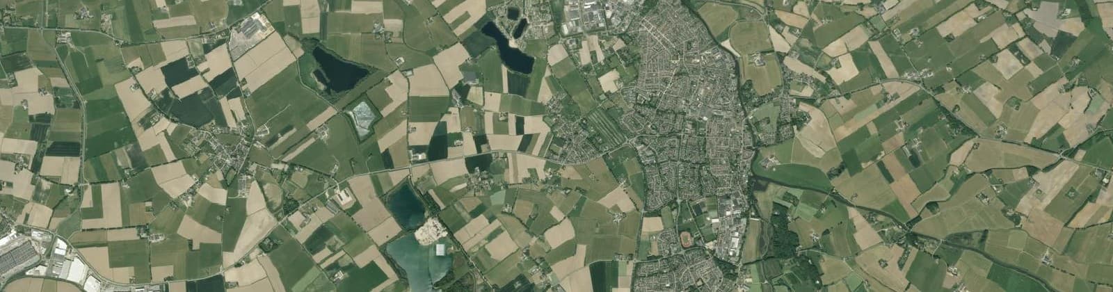 Luchtfoto van Verspreide huizen Varsselder