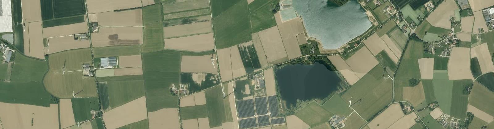 Luchtfoto van Verspreide huizen Netterden