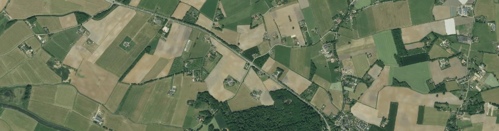 Luchtfoto van Verspreide huizen Breedenbroek