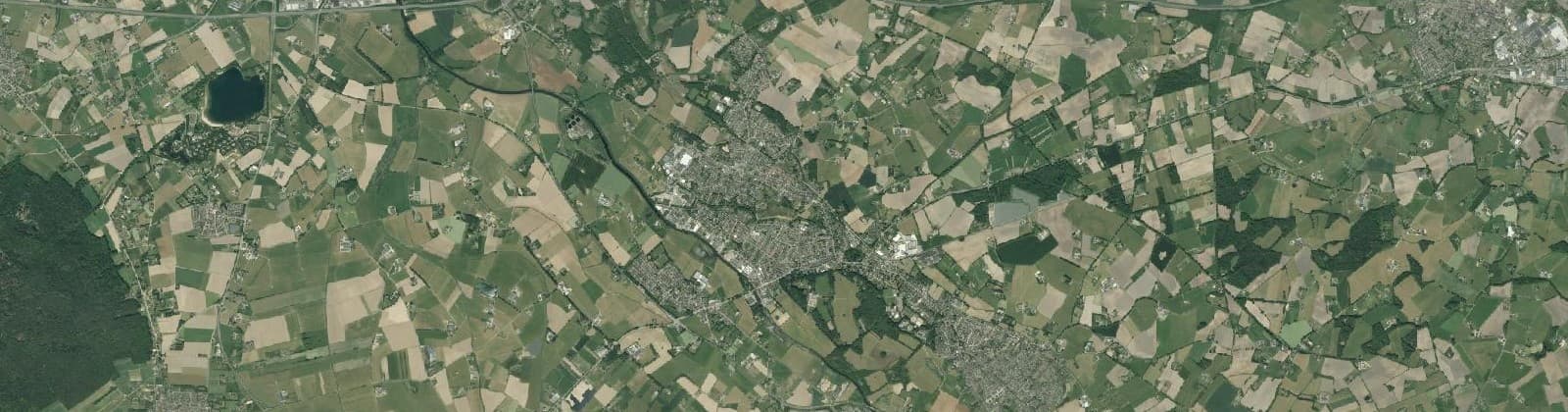 Luchtfoto van Verspreide huizen Terborg en Heuven