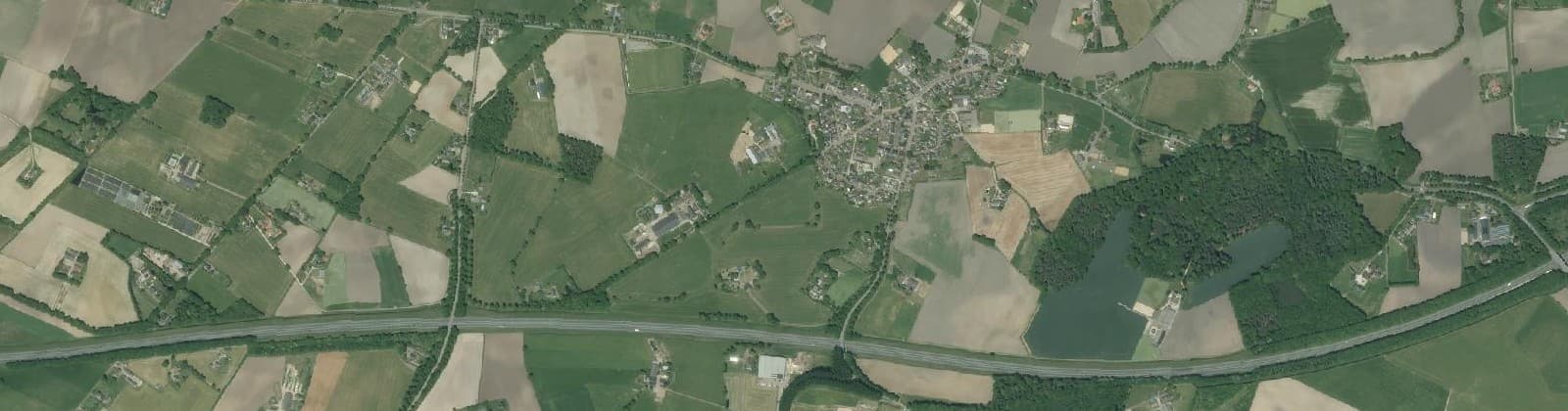 Luchtfoto van Verspreide huizen Westendorp