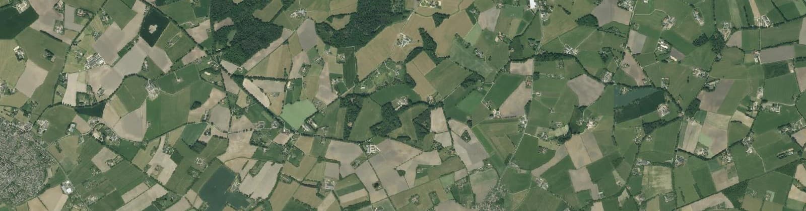 Luchtfoto van Verspreide huizen Sinderen
