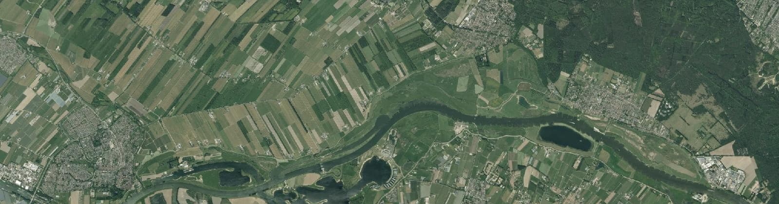 Luchtfoto van Ameronger Bovenpolder-uiterwaarden