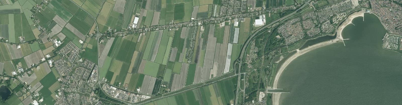 Luchtfoto van Berkhout Verspreide huizen Zuid