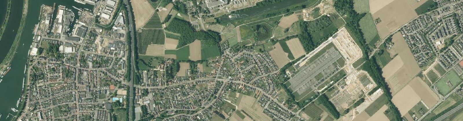 Luchtfoto van Verspreide huizen Het Vonderen
