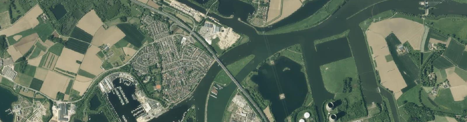 Luchtfoto van Wessem