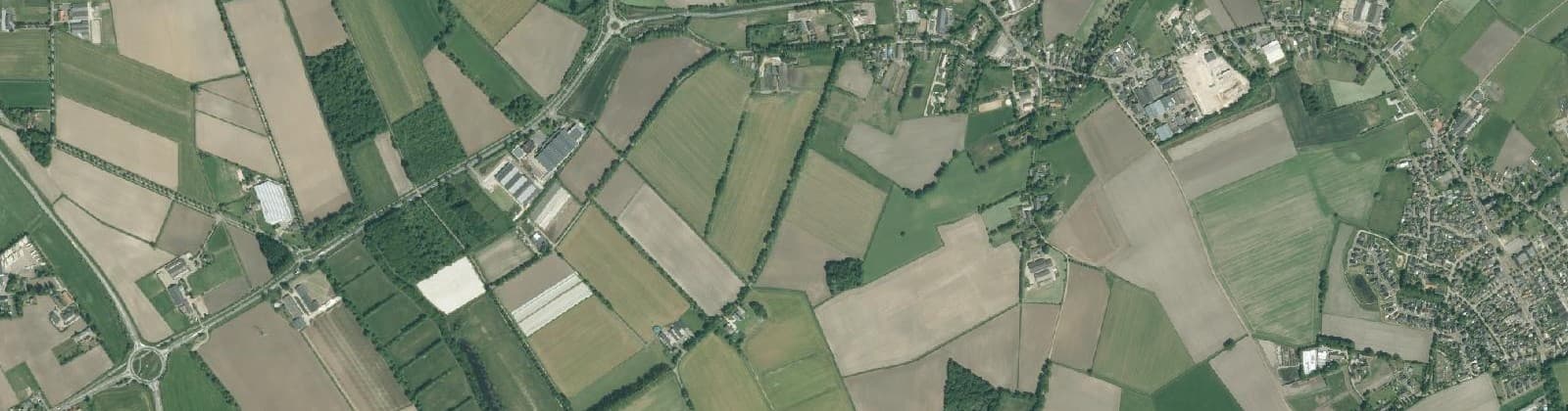 Luchtfoto van Verspreide huizen Broekkant