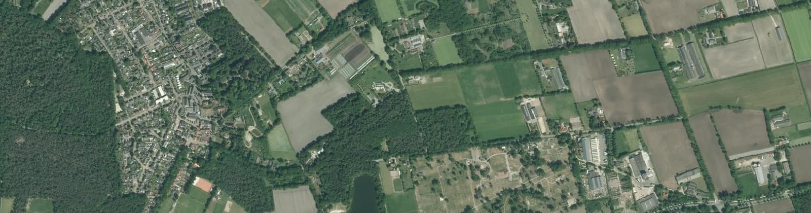 Luchtfoto van Verspreide huizen Heereveld
