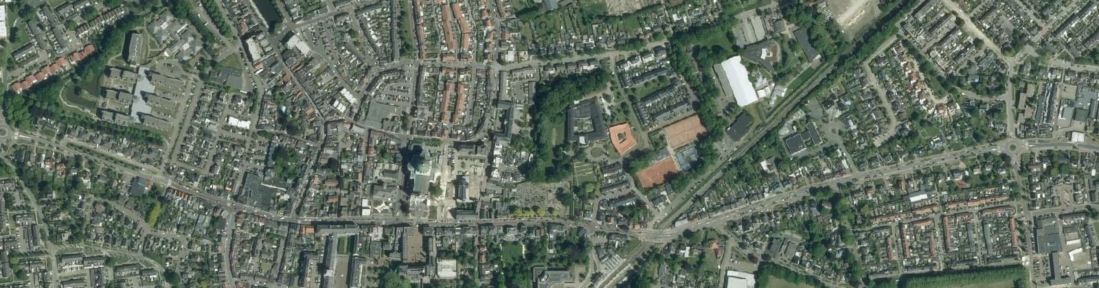 Luchtfoto van Oudenbosch-Centrum