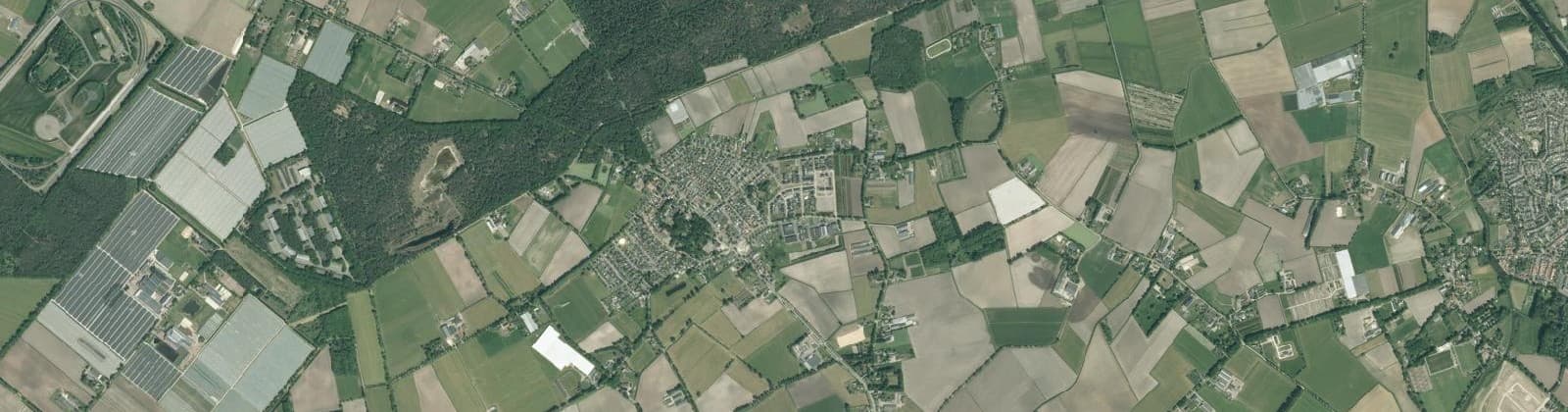 Luchtfoto van Verspreide huizen Mariahout
