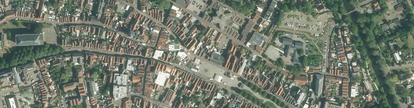 Luchtfoto van Zierikzee binnen de vesten