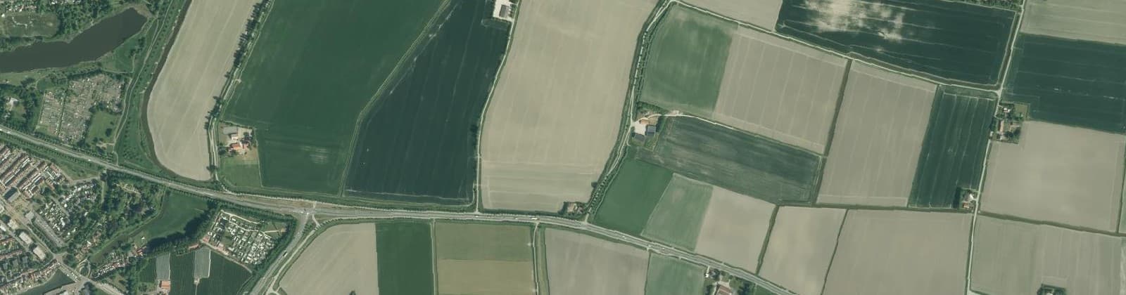 Luchtfoto van Verspreide huizen in het Oosten