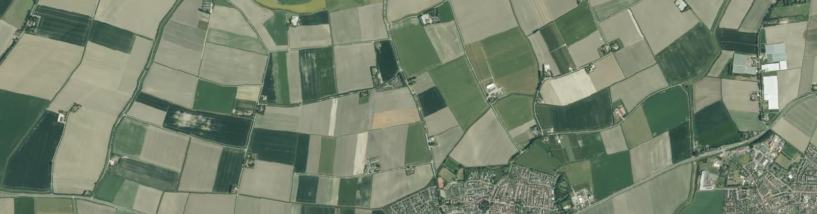 Luchtfoto van Verspreide huizen Nieuwerkerk