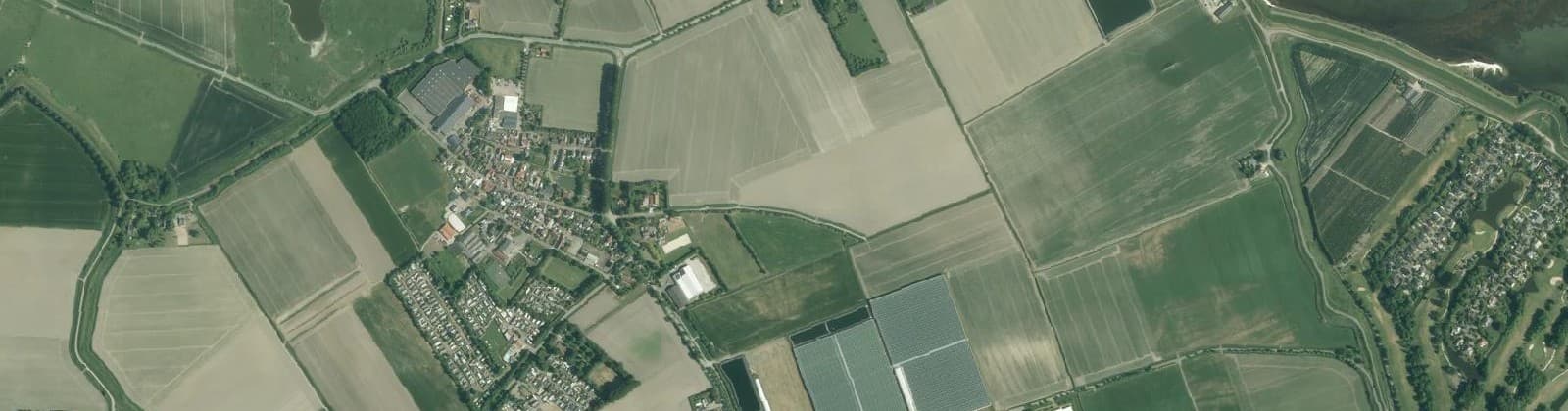 Luchtfoto van Verspreide huizen Sirjansland
