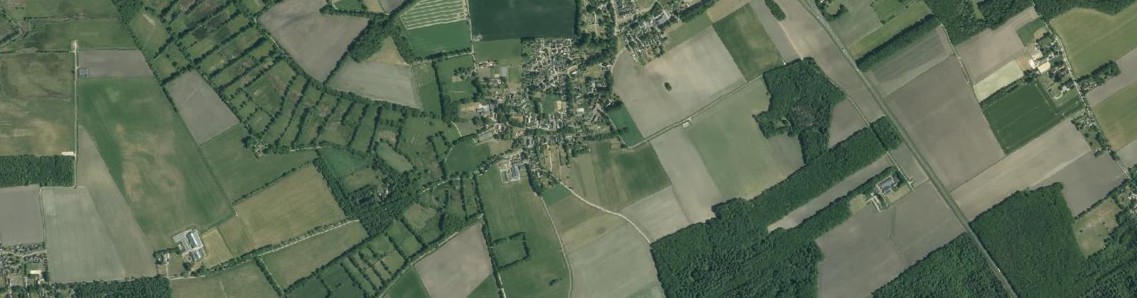 Luchtfoto van Verspreide huizen Anloo