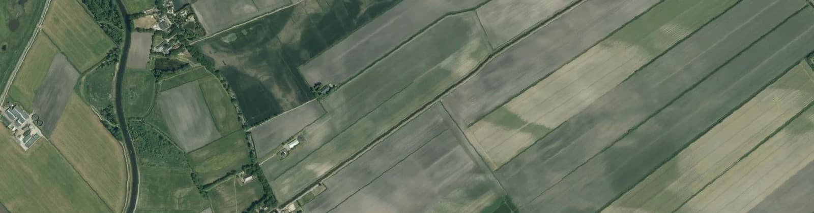 Luchtfoto van Verspreide huizen Nieuw-Annerveen
