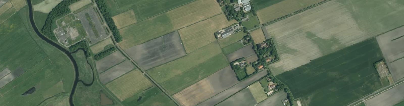 Luchtfoto van Verspreide huizen Oud-Annerveen