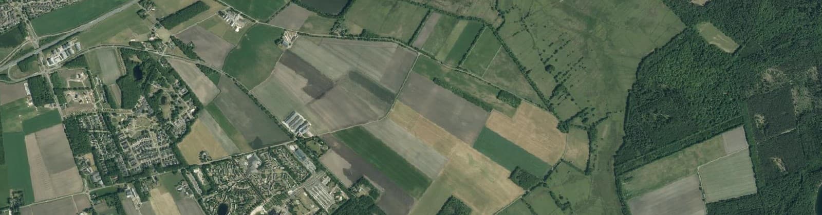 Luchtfoto van Verspreide huizen Nooitgedacht