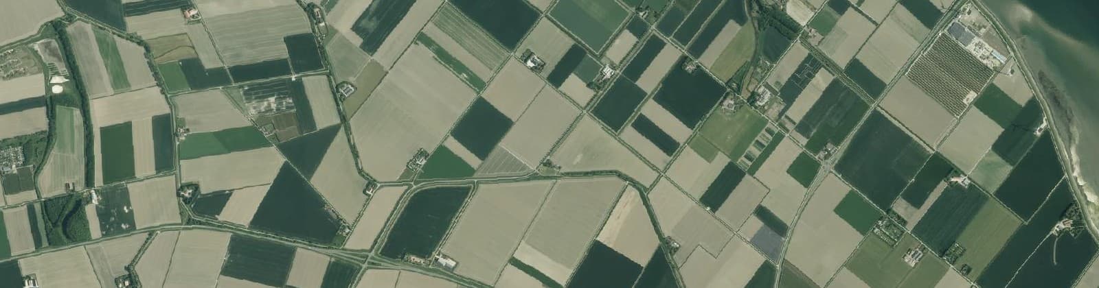 Luchtfoto van Verspreide huizen Colijnsplaat