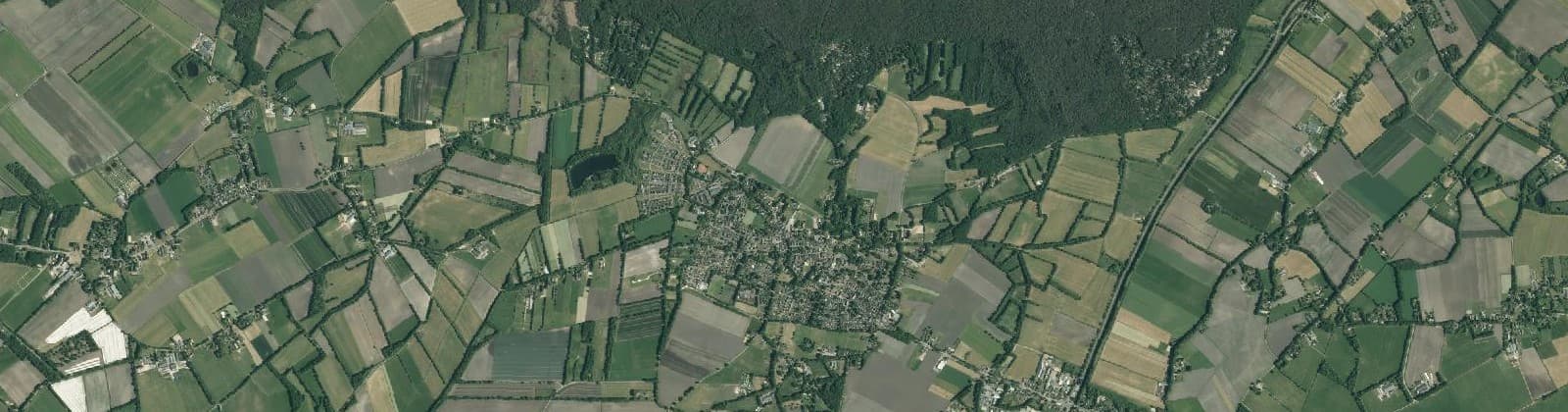 Luchtfoto van Verspreide huizen Diever