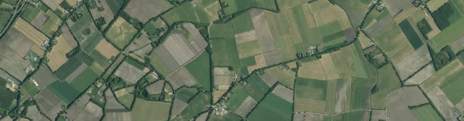 Luchtfoto van Verspreide huizen Eemster