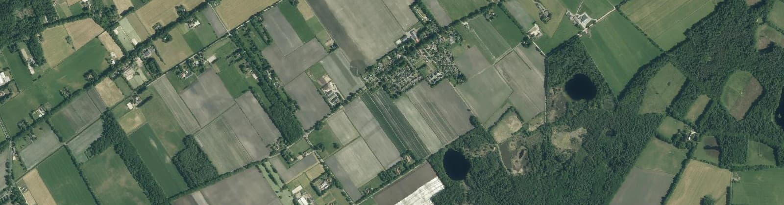 Luchtfoto van Verspreide huizen Vledderveen