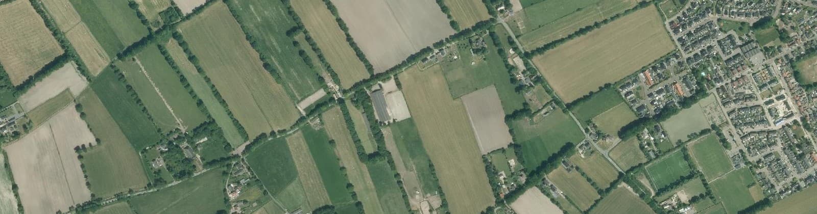 Luchtfoto van Verspreide huizen Sint Jansklooster