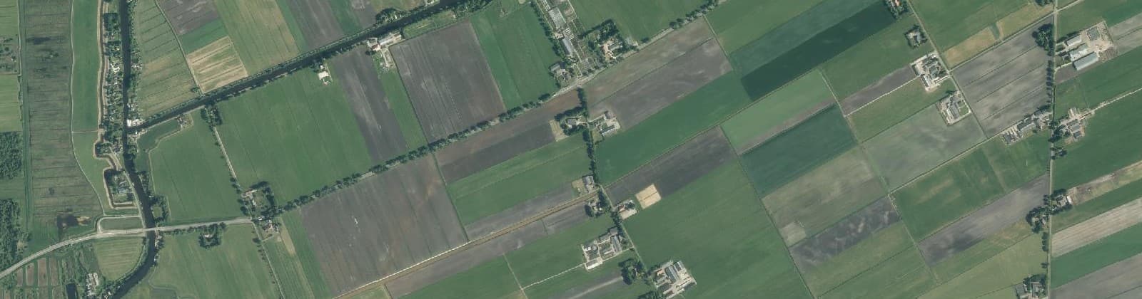Luchtfoto van Verspreide huizen polder Halfweg
