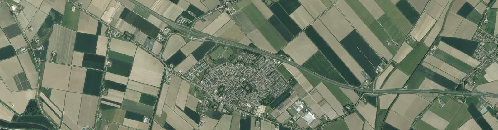 Luchtfoto van Verspreide huizen Fijnaart