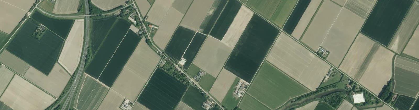 Luchtfoto van Verspreide huizen Helwijk