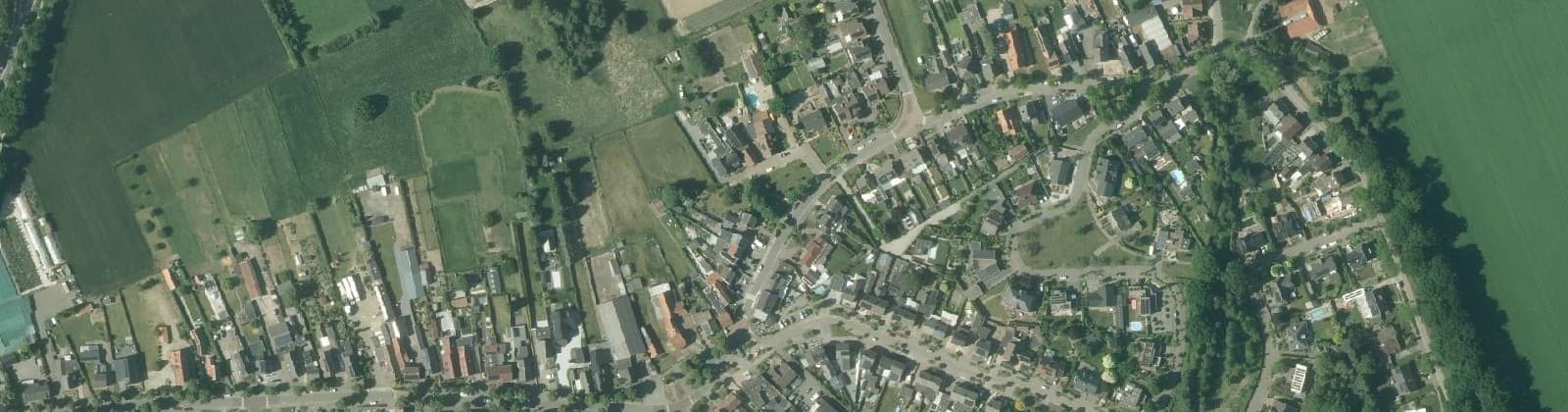 Luchtfoto van Hingen