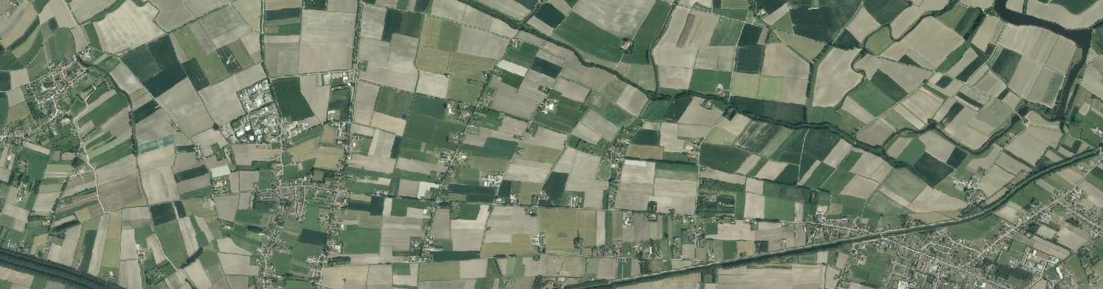 Luchtfoto van Verspreide huizen Eede