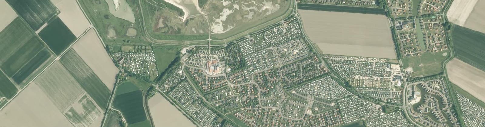 Luchtfoto van Nieuwvliet-Bad-Oost en -West