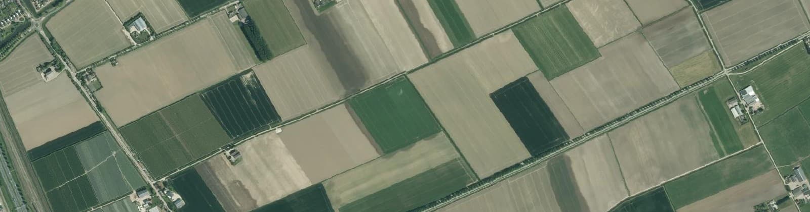 Luchtfoto van Verspreide huizen Zevenbergschen Hoek
