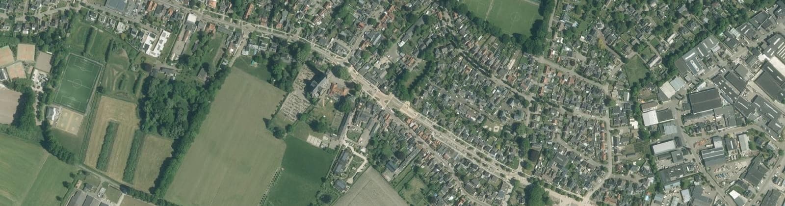 Luchtfoto van St. Servatius - Schoonstr - Den Dolvert