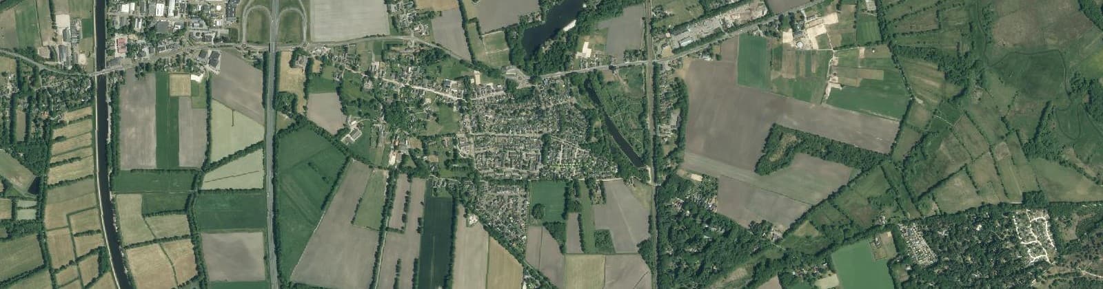 Luchtfoto van Verspreide huizen Tynaarlo