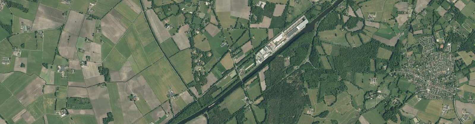 Luchtfoto van Verspreide huizen Stokkum