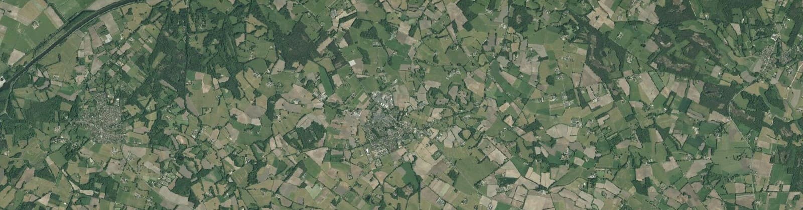 Luchtfoto van Verspreide huizen Hengevelde