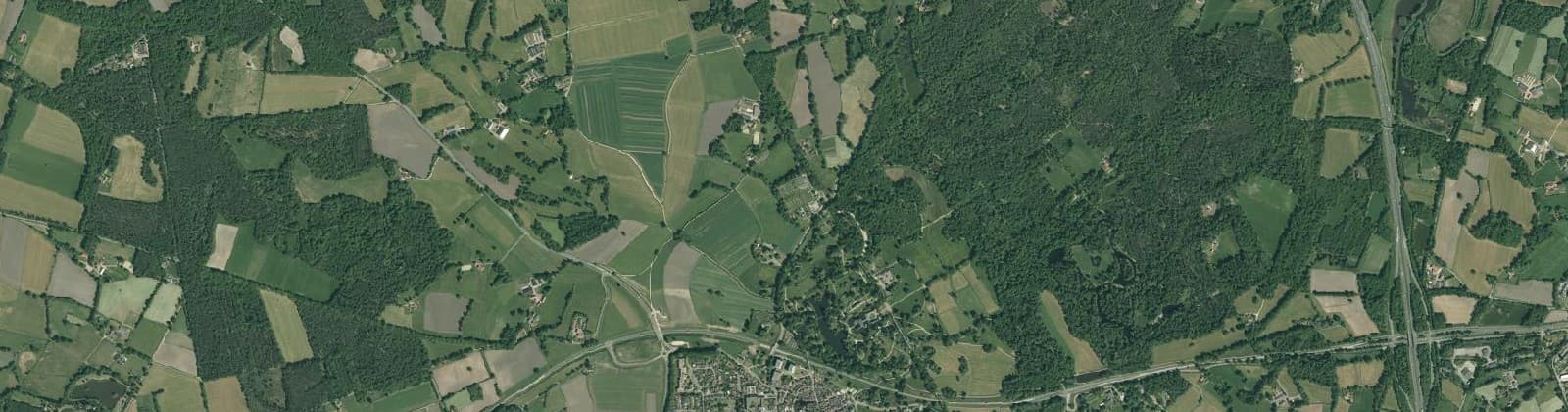 Luchtfoto van Verspreide huizen Deldeneresch