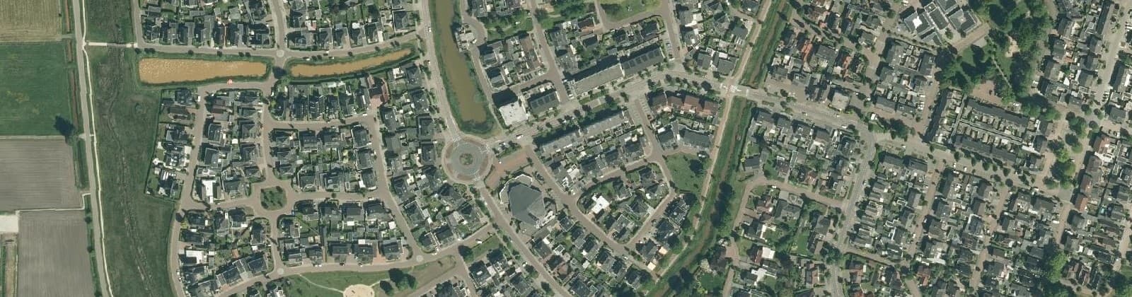 Luchtfoto van Veeneslagen West