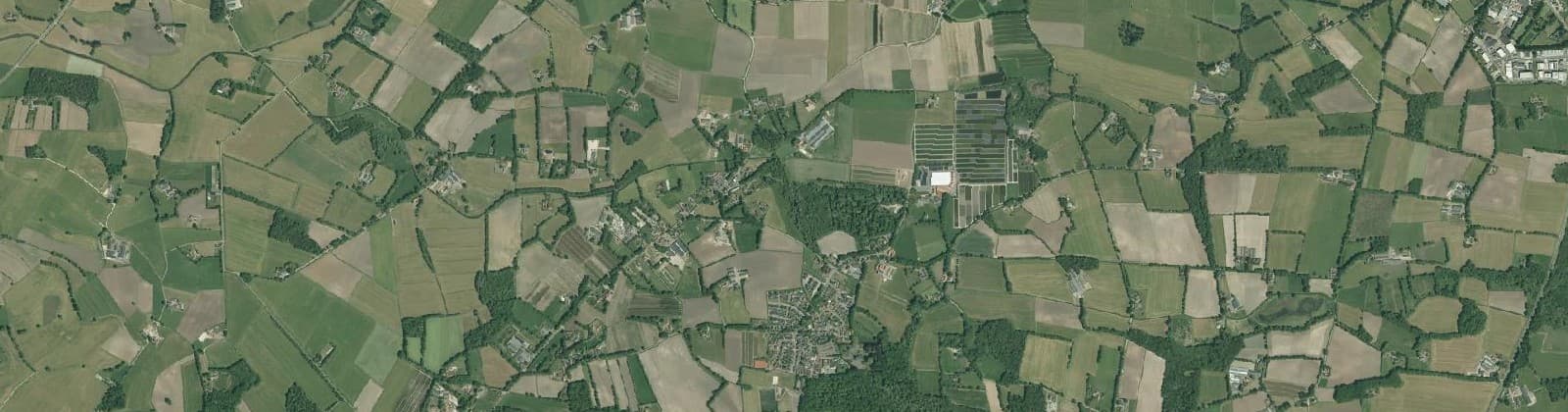 Luchtfoto van Verspreide huizen Saasveld