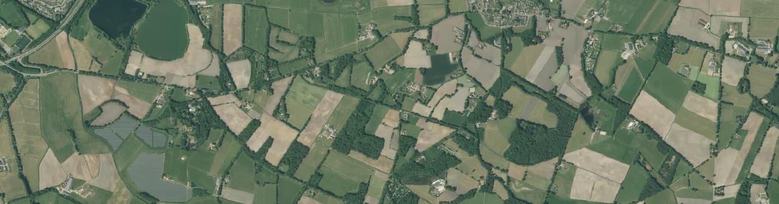 Luchtfoto van Verspreide huizen Haarlo