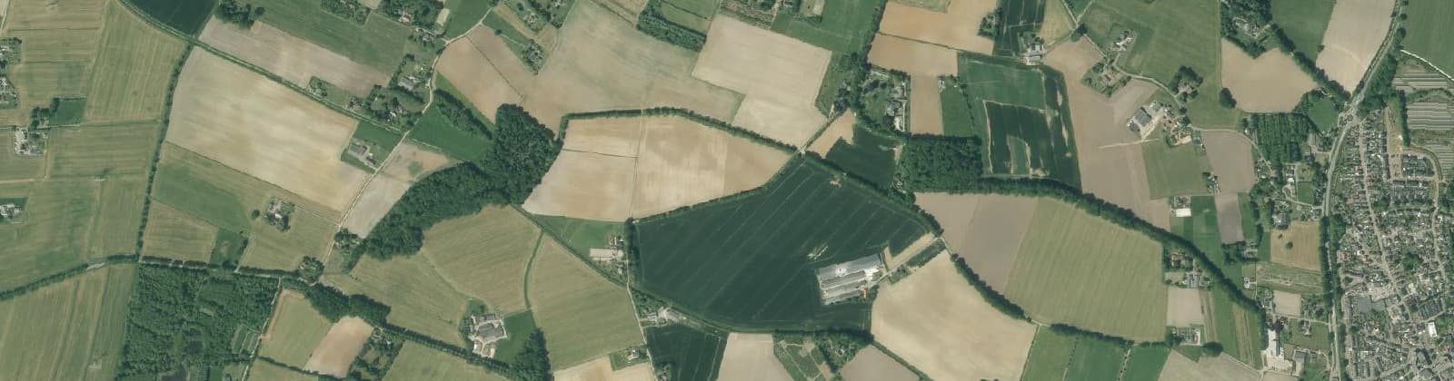 Luchtfoto van Verspreide huizen Bekveld en Gooi